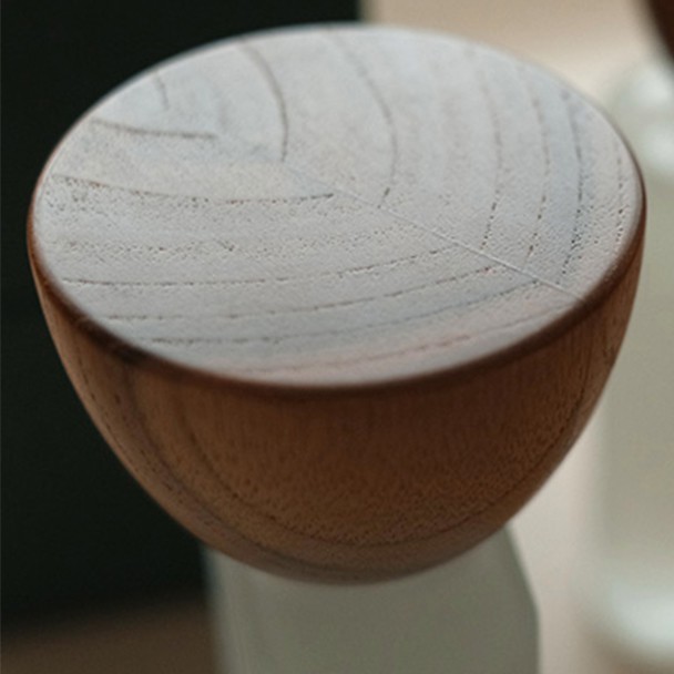 木(mù)蓋扁方磨砂香水(shuǐ)噴霧瓶