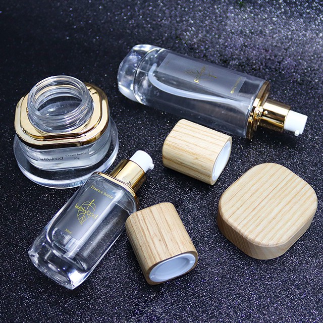 白(bái)蠟木(mù)蓋護膚品瓶套裝