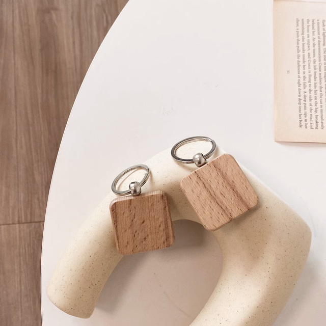 創意複古挂件(jiàn)木(mù)頭鑰匙牌