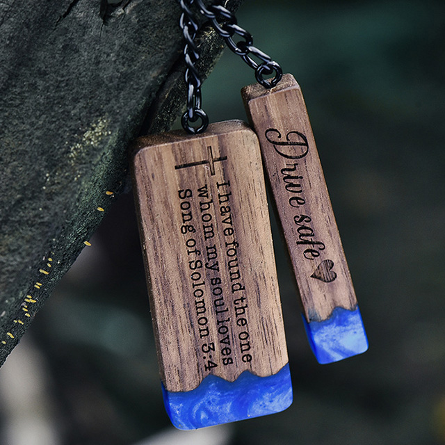 定制(zhì)激光(guāng)樹(shù)脂木(mù)質鑰匙扣配飾